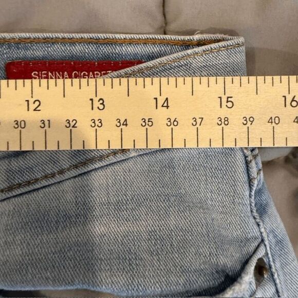 Lucky Brand Jeans Sienna Cigarette Light Wash Destroyed Distressed Size 4 / 27 - Picture 10 of 13